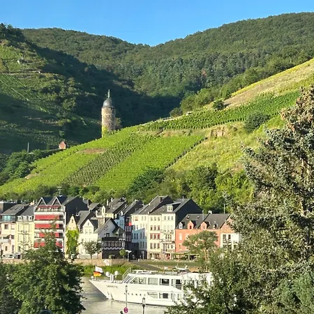 Happy Place Mit Moselpanoramablick, Dachterrasse Und Sauna Apartment Zell an der Mosel